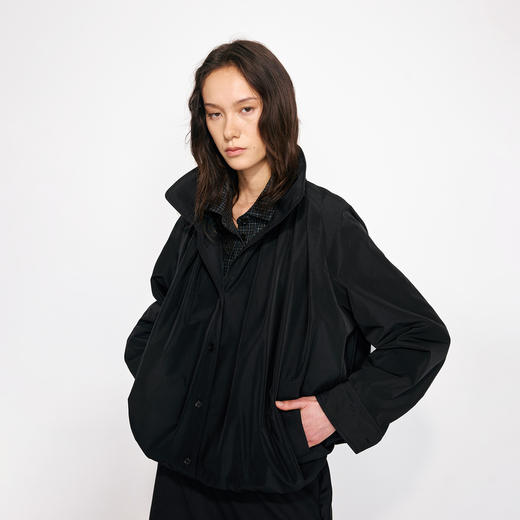 NUTH“立体褶量”黑色宽松可隐藏连帽夹克外套女 商品图4