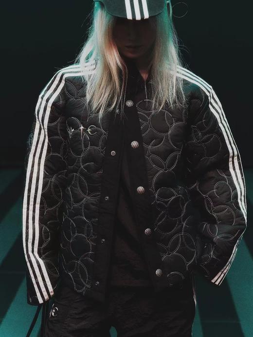 D012244男女同款叠穿单品保暖运动条纹舒适棉服 商品图6