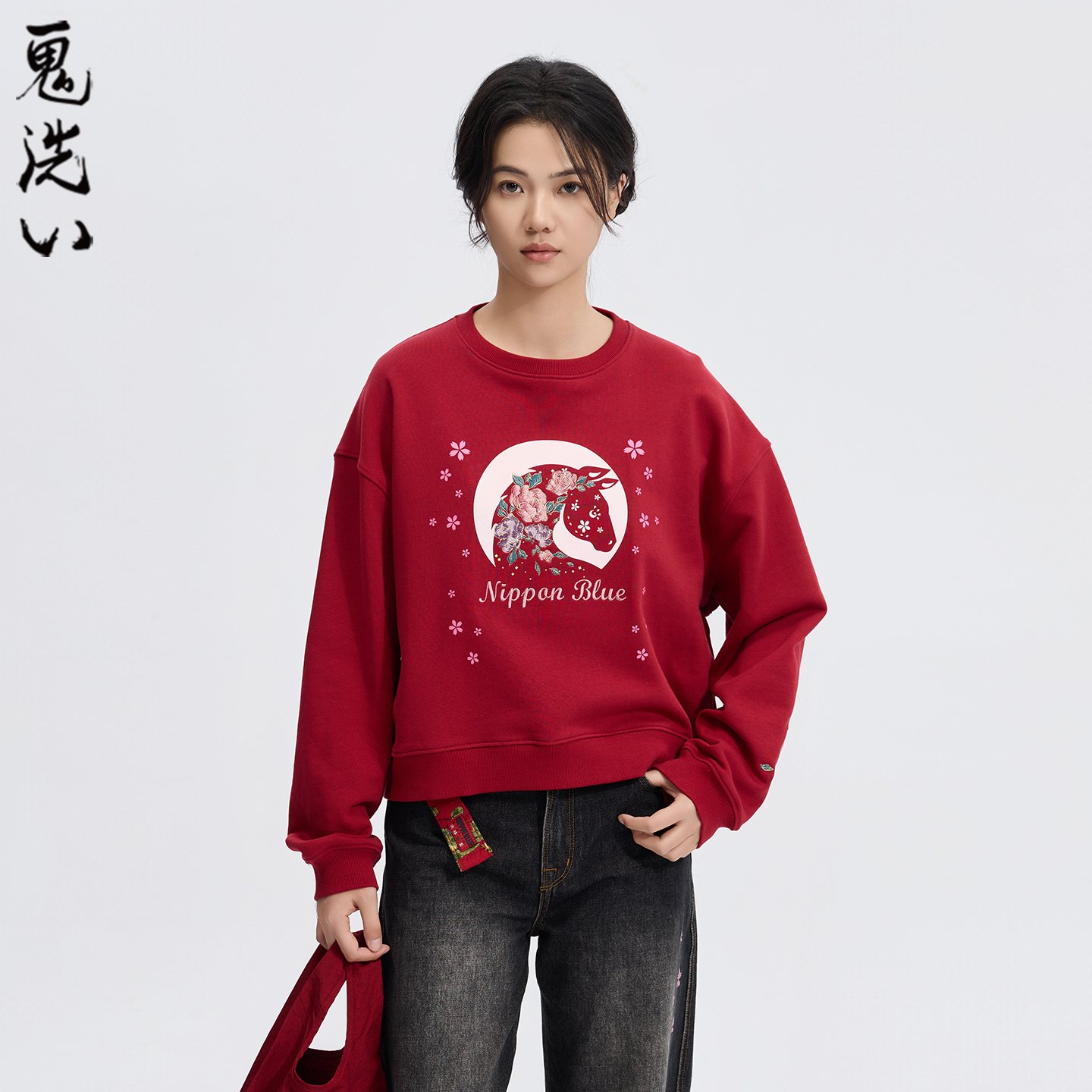 ONIARAI/鬼洗26春季泥棒蓝马剪影花卉刺绣宽松套头卫衣女 N240162