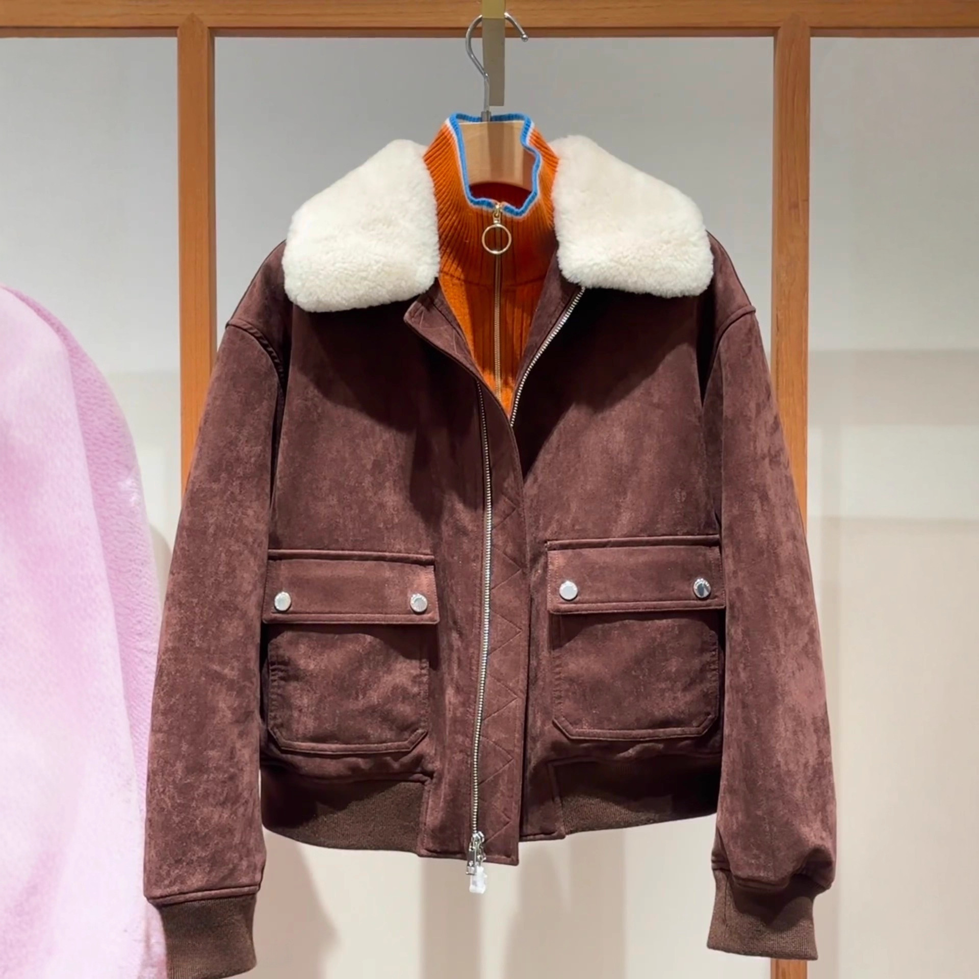 EE08BEA9B75C3A9E96E3B46EBBF85C