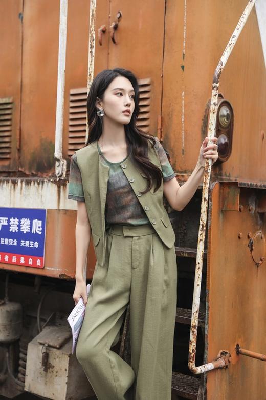 LNNNS 时尚通勤干练马甲+长裤休闲套装 商品图5