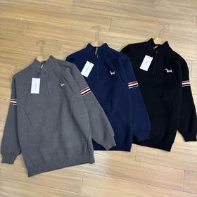 简约大方！冬季男装简约新品，高档时尚简约、舒适手感穿着修身，经典标志性色彩线条搭配