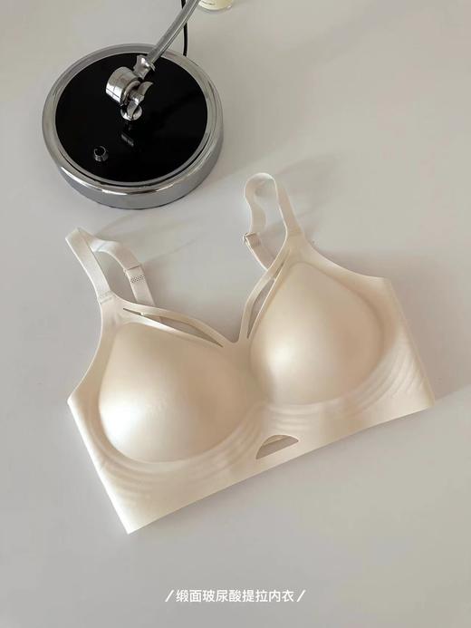 F012239一片式无痕Bra玻尿酸润肤面料柔软贴肤内衣 商品图13