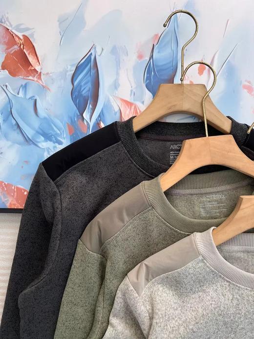 D012253立裁压胶口袋冬季加绒打底休闲套头圆领拼色卫衣 商品图2