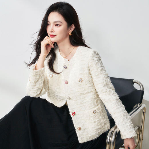 「高货sh」全新升级【铂金会员441/天猫589/差价148】(05822)洛诗琳2026春季新款轻奢彩色水钻扣高定立体灵动羊毛纱线小香风外套 商品图1