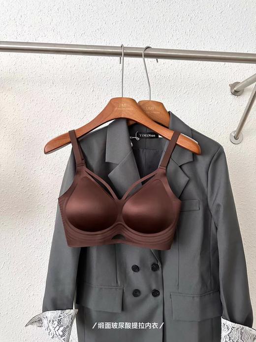 F012239一片式无痕Bra玻尿酸润肤面料柔软贴肤内衣 商品图4
