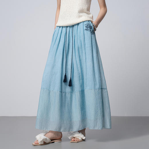 【林栖设计小店】手工炒色|苎麻天蓝色绣花肌理宽松显瘦2026春新款半身裙1961143 商品图3