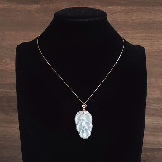 【天然正品】A货翡翠AU750玫瑰金冰种白色叶子造型翡翠（金枝玉叶）吊坠项链49.4*24.9*5.0MM（皆取最大值）060126NJM38 商品图9