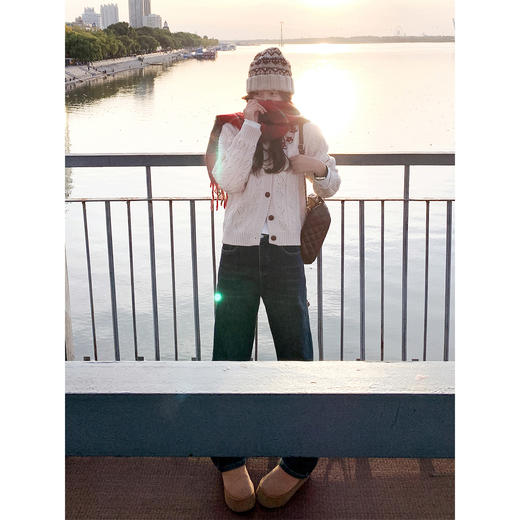 <曾小咸推荐>现货秒杀 ！微信超特价！韩系刺绣毛衣开衫 日常199.99 立减110 秒杀89.99！！ 商品图4