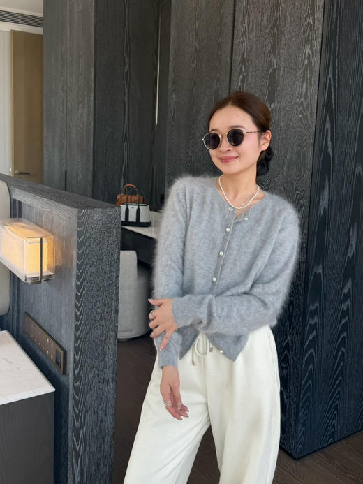 2601313    羊绒拉毛+珍珠扣 开衫 商品图7