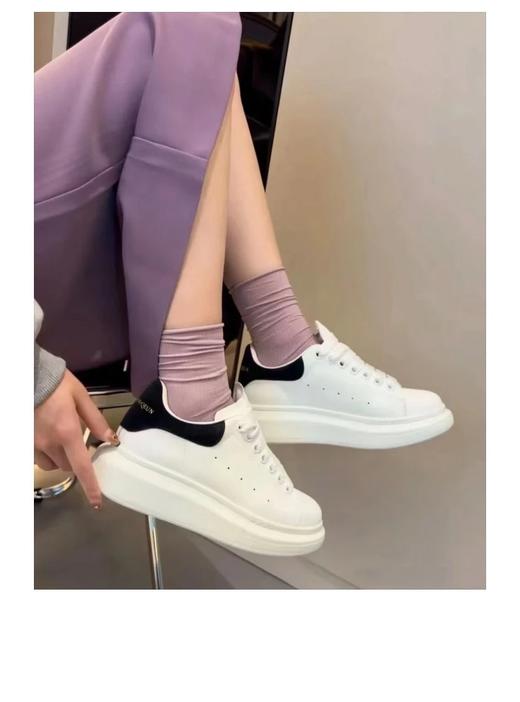 一店k （出口国外订单！ ）小白鞋中的王者！死死焊在脚上了！意大利进口化哑光米白丝绸牛皮！原版私模橡胶TPU全哑光大底！经典厚底设计 情侣真皮休闲板鞋 商品图0