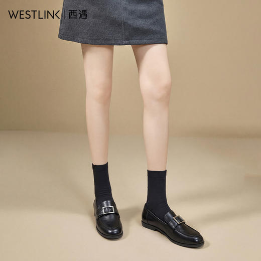 西遇平底乐福鞋女2026春季新款金属方扣单鞋英伦风复古软底小皮鞋V0166214 商品图2