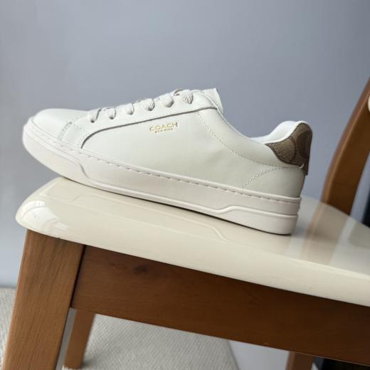 点此购买 蔻驰COACH女款经典老花舒适运动休闲鞋 dx 340281 商品图3