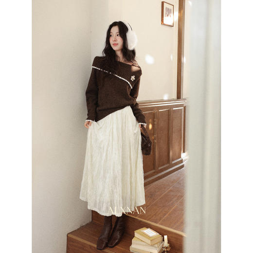 鹿向南「玫瑰庄园」杏色蕾丝拼接丝绒半身裙女秋冬好看A字中长裙 商品图3