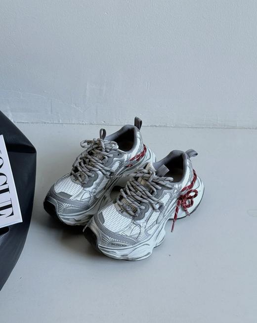 点此购买 巴黎世家女士心动红线双做旧老爹鞋 dx 340255 商品图1