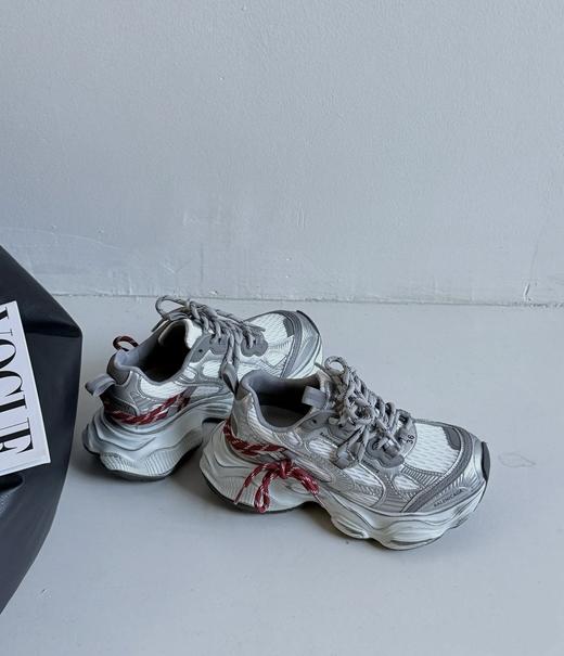 点此购买 巴黎世家女士心动红线双做旧老爹鞋 dx 340255 商品图10