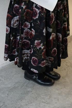 ECOLE DE CURIOSITES限定花纹半裙
