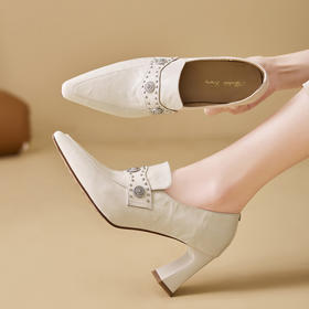 【预售5天】白色巨好看小皮鞋~高级感真皮粗跟单鞋民族风高跟乐福鞋MBJR&5911