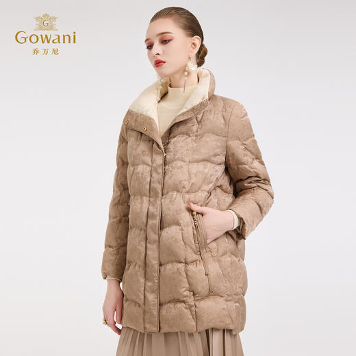 【鹅绒】乔万尼新品提花绗线轻奢感立领白鹅绒宽松羽绒服ED4T853 商品图1