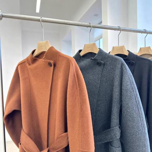 【来点不一样的】秋冬战袍！2026新款70支100绵羊毛高级感立领气质长款毛呢大衣外套！ 商品图1