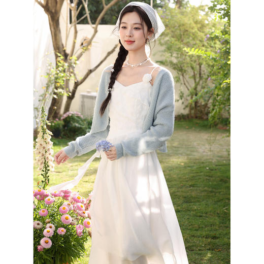 鹿向南「白茶栖春」法式设计感米白色吊带连衣裙女春荷叶边A字裙 商品图4