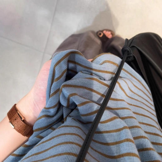 【亲肤面料❗️经典条纹】圆领撞色条纹针织长袖t恤女秋季宽松外穿百搭慵懒风显瘦打底上衣。jc 商品图3