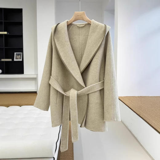 【来点不一样的】柜2200+！高级感拼皮连帽双面呢羊毛大衣女26秋冬中长款毛呢外套！ 商品图0