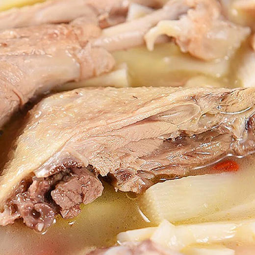 鲜香贡鹅煲，2大袋，优选完整优质鹅肉块，秘方制作的鲜美鹅肉汤，汤色透亮、肉质软烂,口感醇香，汤鲜肉嫩，配料干净，加热即可，喝汤、吃肉、涮锅、炖菜均可，老少皆宜，适合家庭聚餐，请客送礼M 商品图3