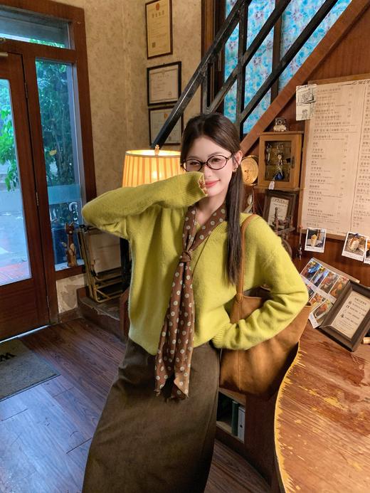 <曾小咸推荐>现货秒杀 ！微信超特价！ 复古V领毛衣（不含丝巾） 日常149.99 立减60 秒杀89.99！！ 商品图8