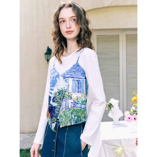 两三事 洇染寻蓝 2026春季新款印花吊带派件假两件长袖t恤女 商品图2