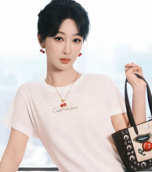 华伦天奴红樱桃耳钉 商品图4