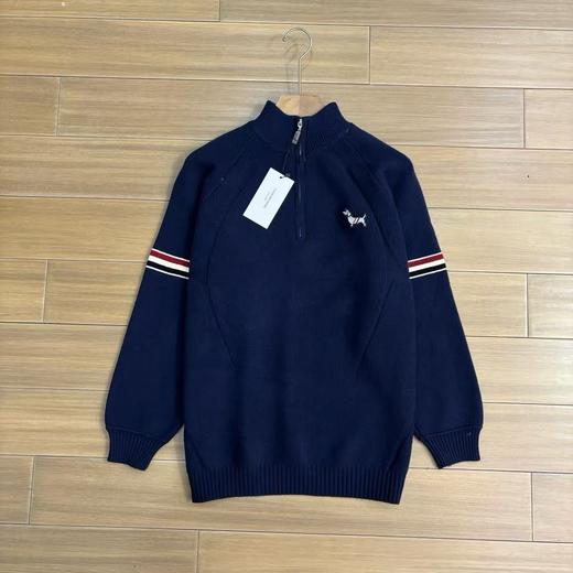 简约大方！冬季男装简约新品，高档时尚简约、舒适手感穿着修身，经典标志性色彩线条搭配 商品图2