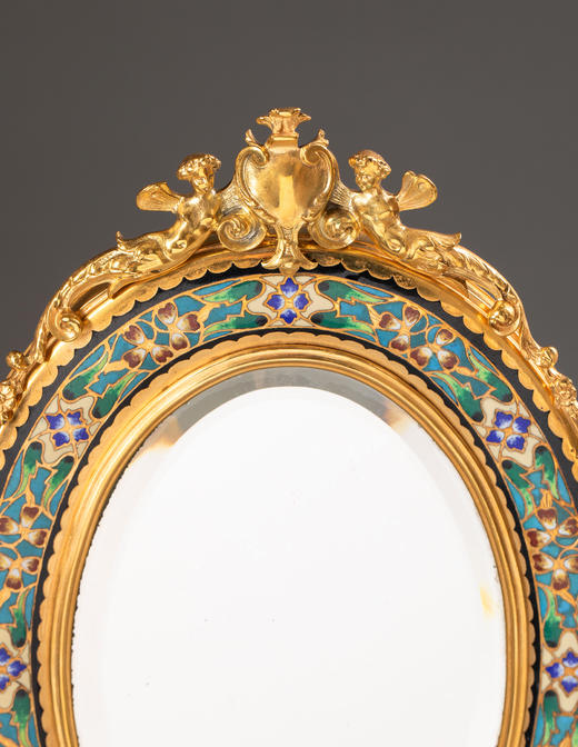 独角鹿西洋古董1850-1870年代法国拿破仑三世时期出品小天使造型铜鎏金精雕镶嵌花卉纹錾胎珐琅桌面立镜 商品图6