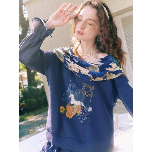 两三事梵高文艺未完日记2026春新款甜美一字肩大翻领印花t恤女 商品图1