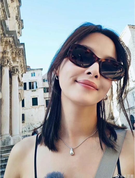 一店k （客供进口醋酸板材！）当你拥有这幅墨镜 你就会拥有无数张超帅的自拍！！好看炸了！方圆脸也闭眼拍！真的好看又高级 还得是小香！墨镜一带感觉已经在巴黎了！辛芷蕾王一博同款 商品图0