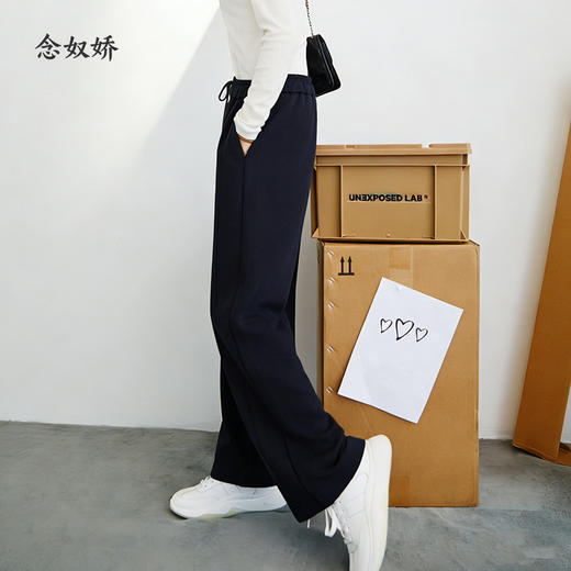 【商场同款】CNT5919 " 弹力松弛裤 " 全松紧腰头久坐不勒 立体捏梗设计更显瘦显腿长 深灰色直筒裤 商品图9