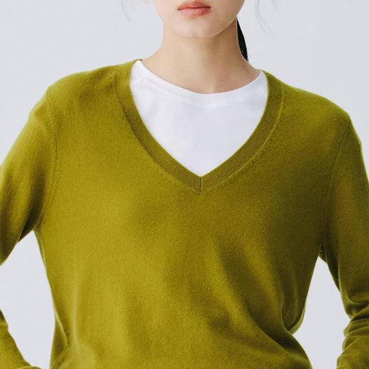 东黎 • 复苏的呼吸 小山羊绒女士V领套衫 6003 商品图8