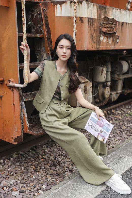 LNNNS 时尚通勤干练马甲+长裤休闲套装 商品图3