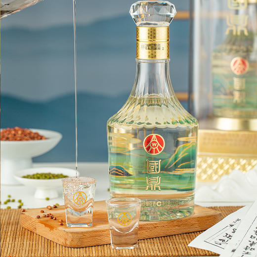 五粮液国鼎山水透明桶绵柔醇厚圆润甘美 商品图3
