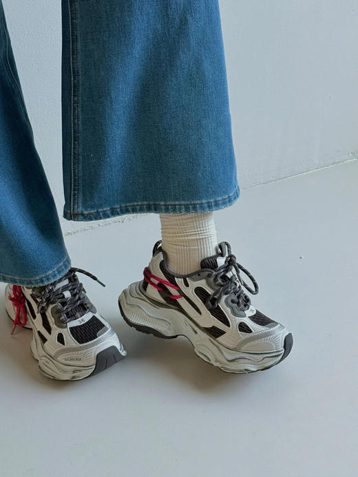 点此购买 巴黎世家女士心动红线双做旧老爹鞋 dx 340255 商品图5