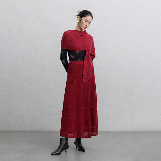 【林栖设计小店】自然绒暖|山羊绒红色镂空提花肌理2026春新款毛织围巾G2961394 商品图1