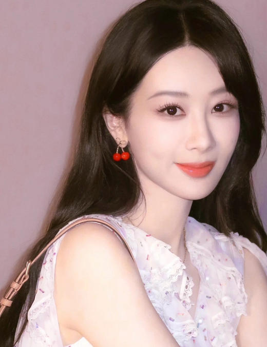 华伦天奴红樱桃耳钉 商品图3