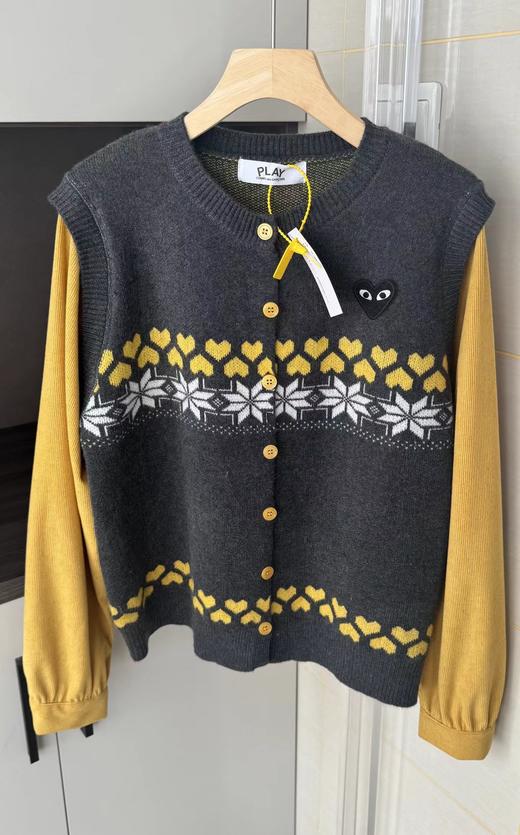 F012211女款费尔岛花纹假两件针织开衫圆领短款 商品图2