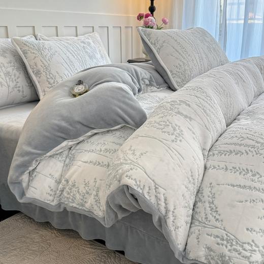 【品牌直发】高克重雕花绒件套 商品图1