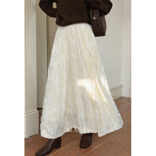 鹿向南「玫瑰庄园」杏色蕾丝拼接丝绒半身裙女秋冬好看A字中长裙 商品图0