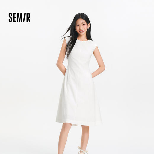 森马连衣裙女夏季圆领纯色无袖小黑裙气质简约时尚通勤百搭背心裙 商品图1