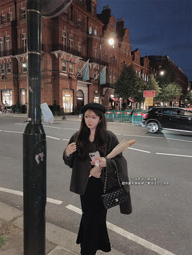 金蘑菇菇 /v领羊绒一体毛衣+过膝鱼尾裙