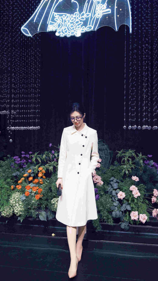 法小曼*子珍专区米白色翻领收腰连衣裙女秋冬中长款通勤Q1511 商品图7