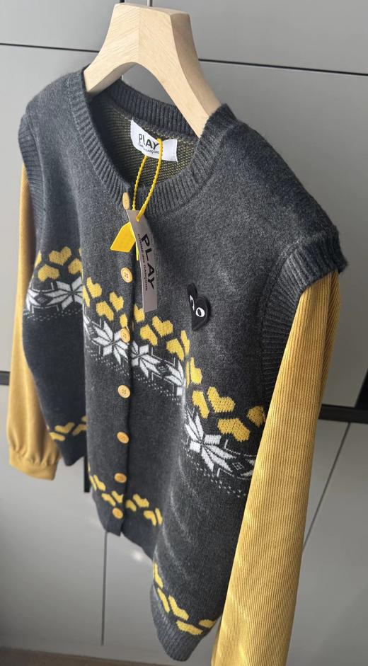 F012211女款费尔岛花纹假两件针织开衫圆领短款 商品图12