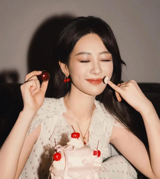 华伦天奴红樱桃项链 商品图7